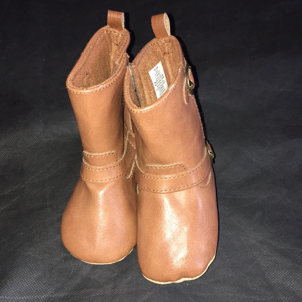 F R E E: Oldnavy Brown Booties (w/Purchase)
